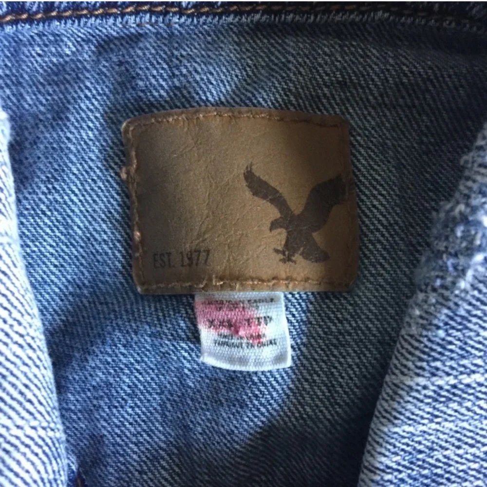 American Eagle Destroyed Patch Denim Vest - Picture 4 of 7